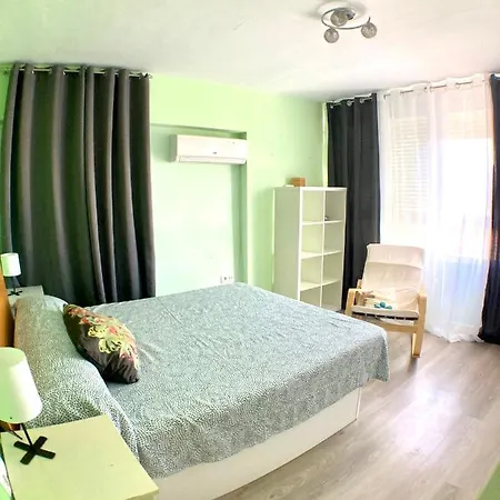 Calu Homes Family Apartment Malaga